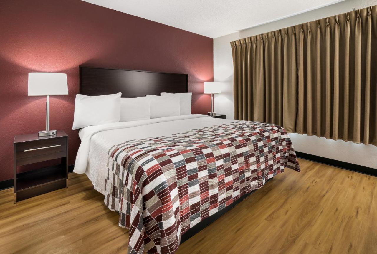 Red Roof Inn & Suites Knoxville East Екстер'єр фото
