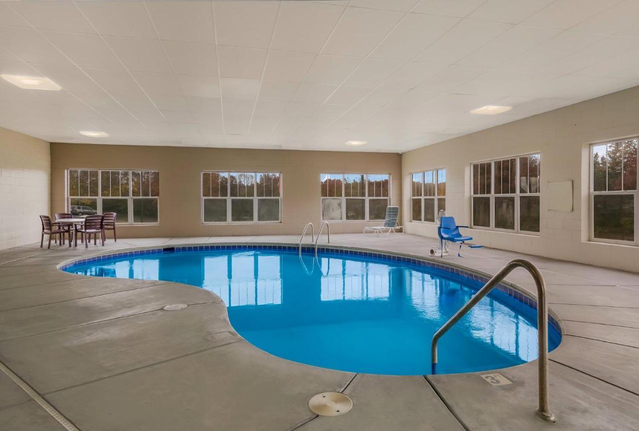Red Roof Inn & Suites Knoxville East Екстер'єр фото
