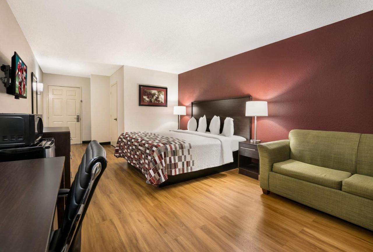 Red Roof Inn & Suites Knoxville East Екстер'єр фото