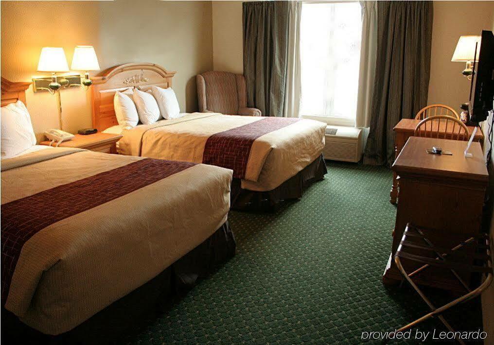 Red Roof Inn & Suites Knoxville East Екстер'єр фото