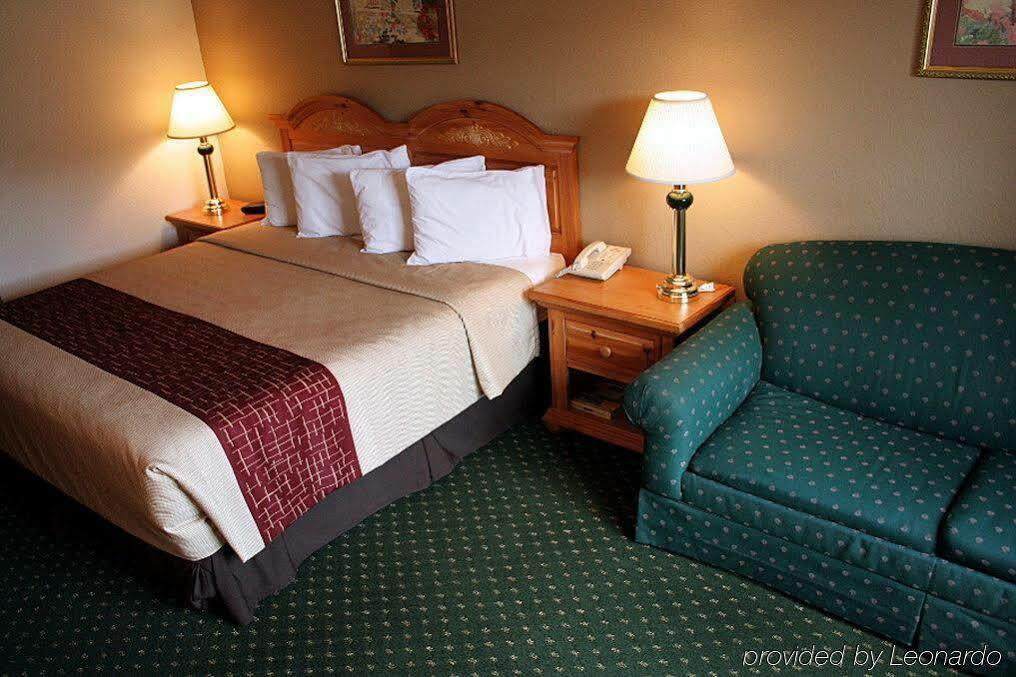 Red Roof Inn & Suites Knoxville East Екстер'єр фото